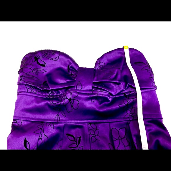 Off shoulder Le Chateau dress - Picture 3 of 11